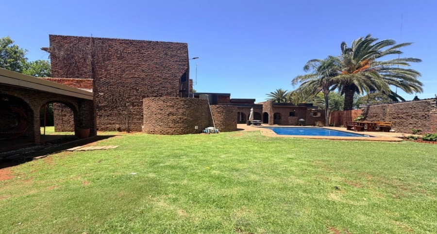 5 Bedroom Property for Sale in Royldene Northern Cape
